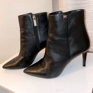 Micheal Kors Leather Ankle Boot